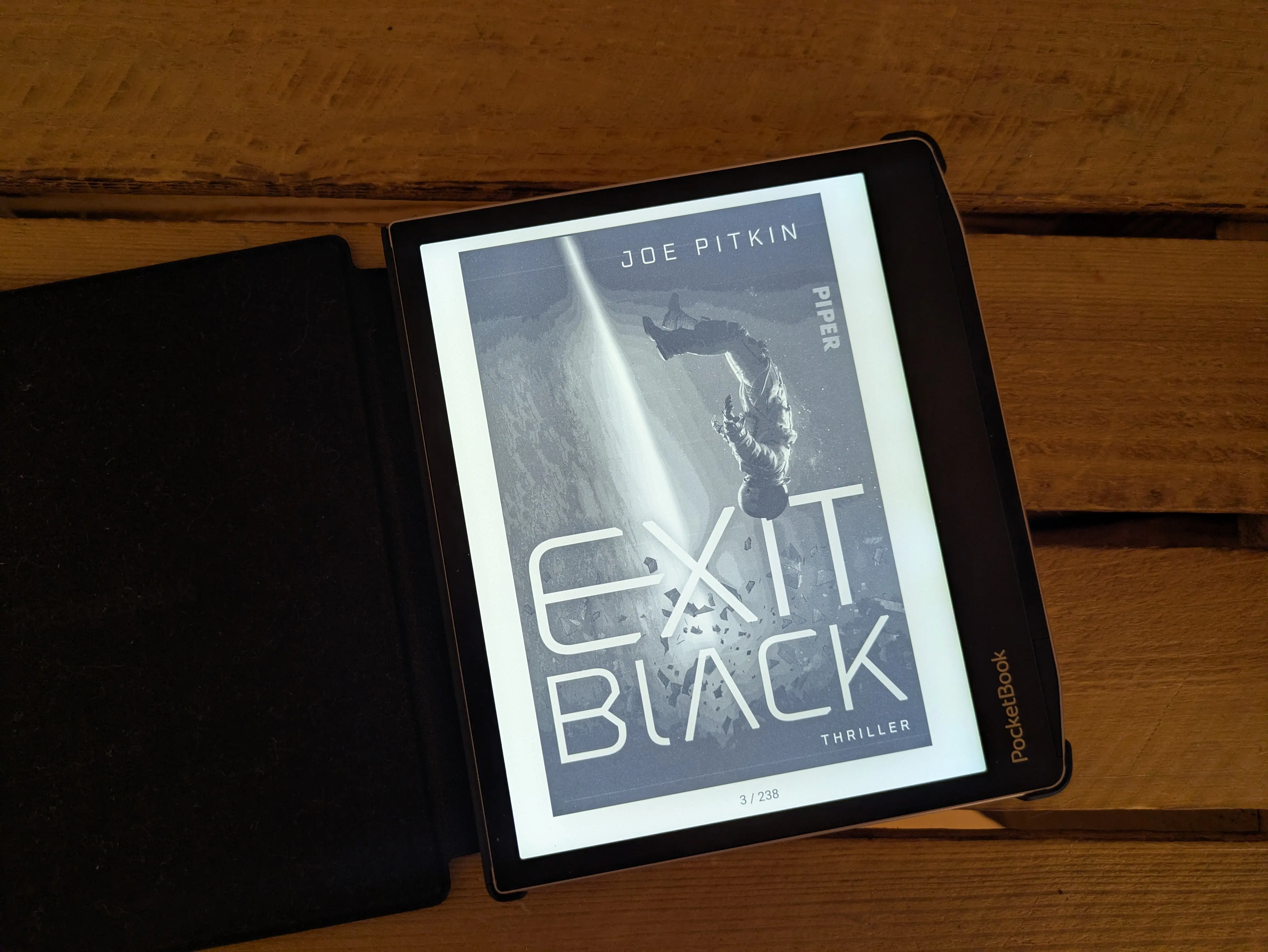 BOOK_REVIEW: Exit Black
